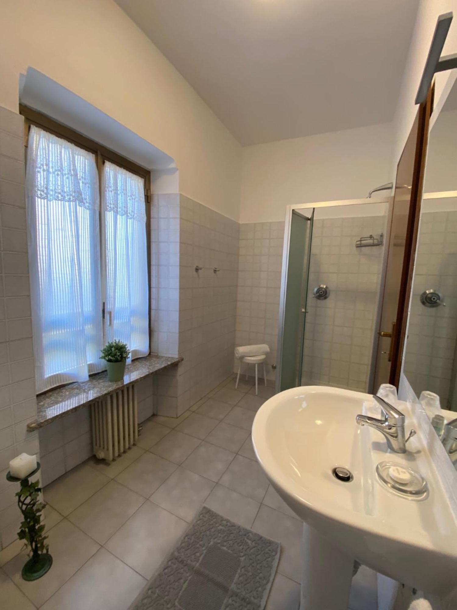 Domus Hotel Caselle Torinese Esterno foto